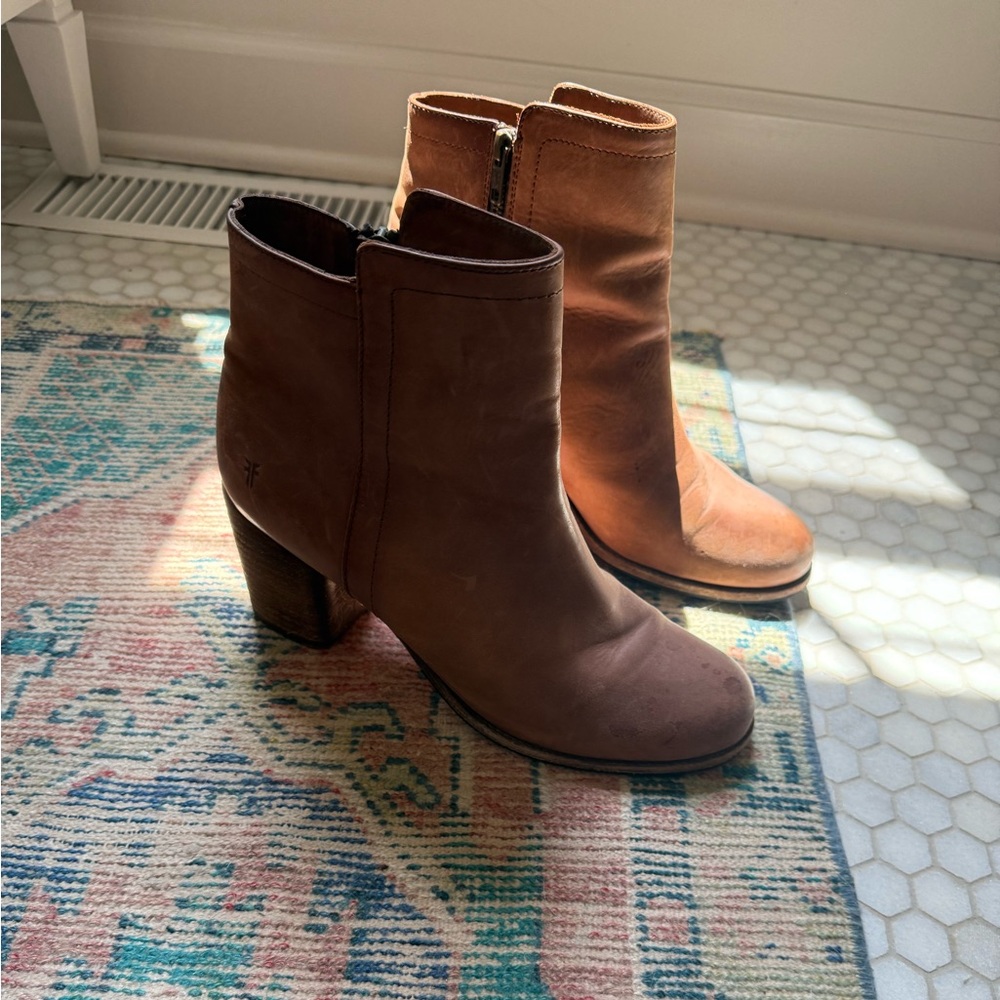 NEW Frye Addie Inside Zip Booties size 11 in  Cognac